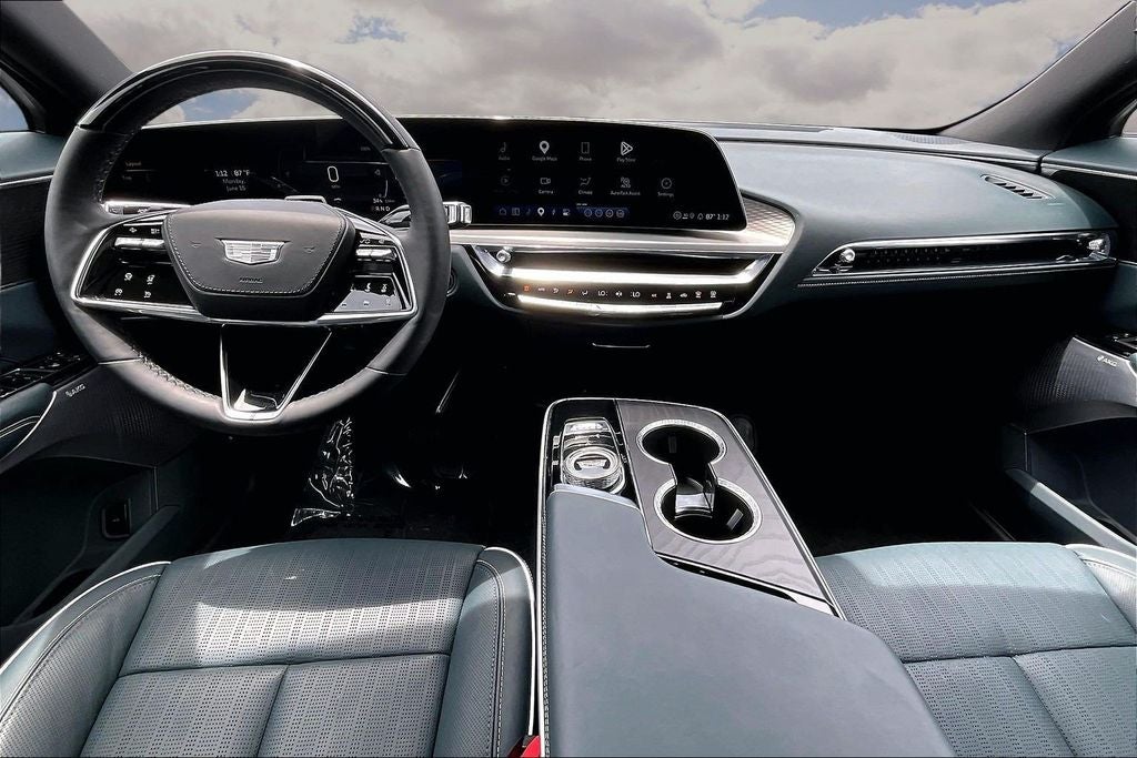 2024 Cadillac LYRIQ Luxury 3