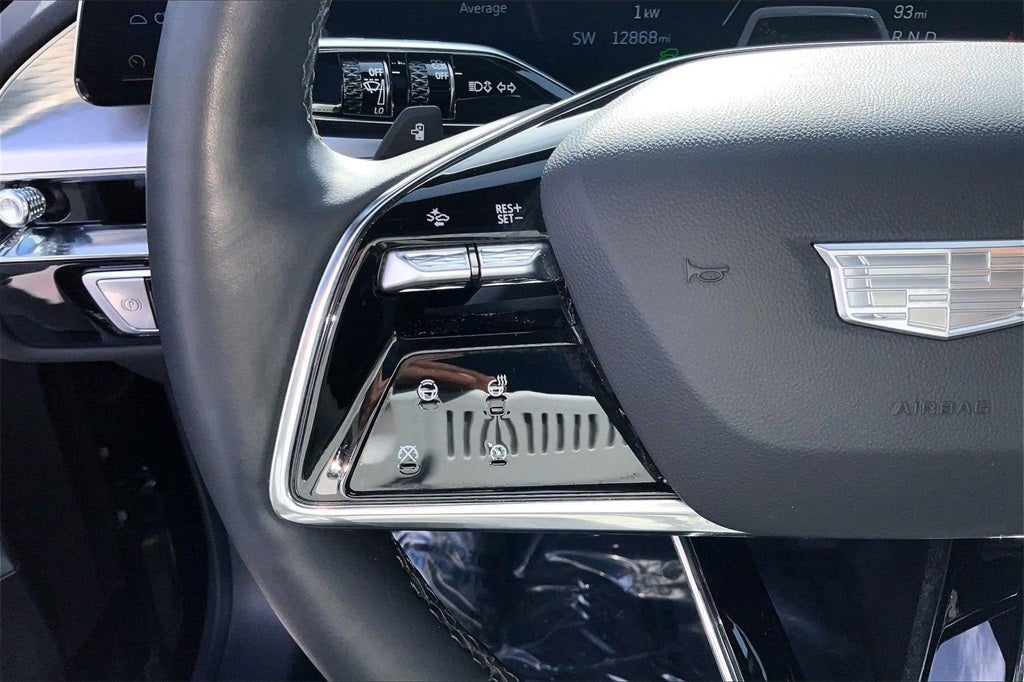 2024 Cadillac LYRIQ Luxury 3