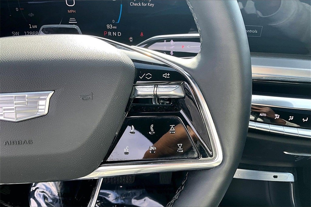 2024 Cadillac LYRIQ Luxury 3