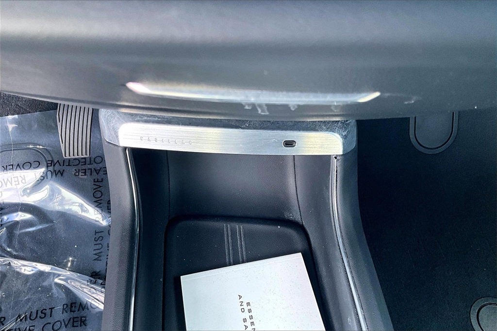 2024 Cadillac LYRIQ Luxury 3