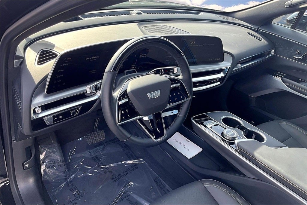 2024 Cadillac LYRIQ Luxury 3