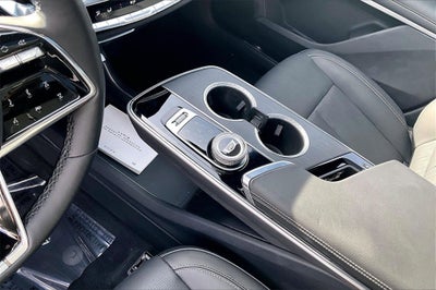 2024 Cadillac LYRIQ Luxury 3