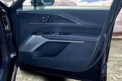 2024 Cadillac LYRIQ Luxury 3