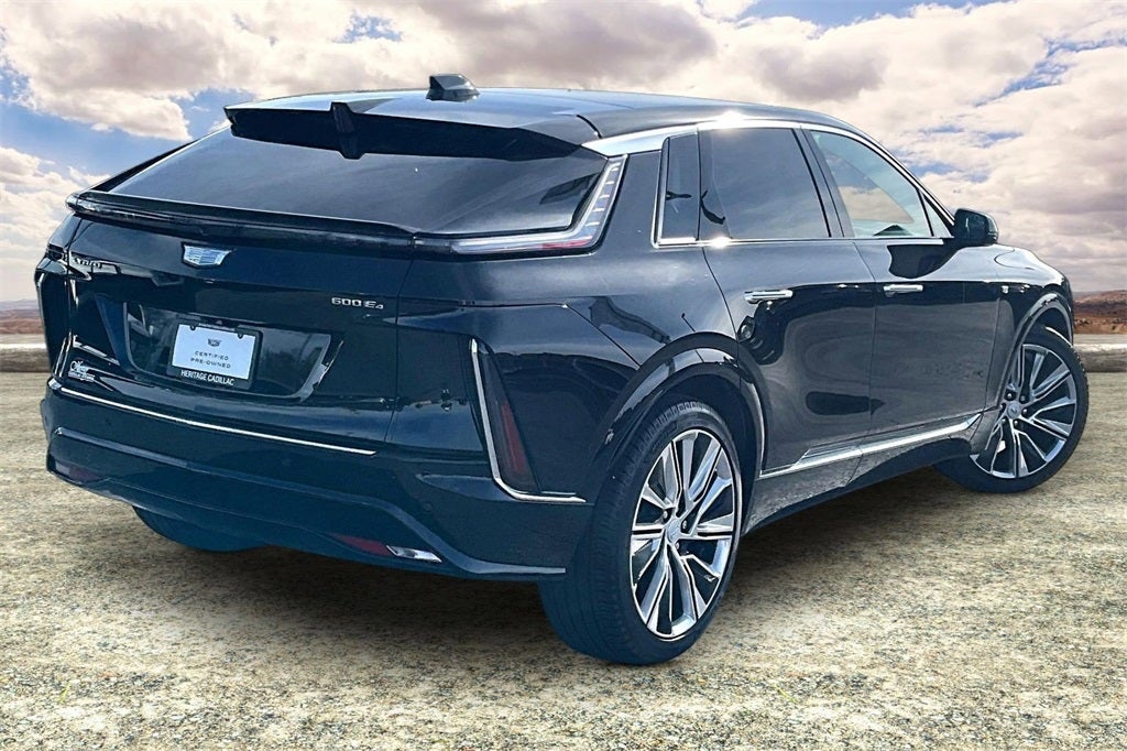 2024 Cadillac LYRIQ Luxury 3