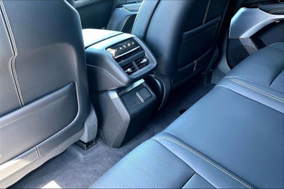 2024 Cadillac LYRIQ Luxury 3