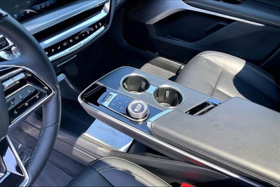 2024 Cadillac LYRIQ Luxury 3