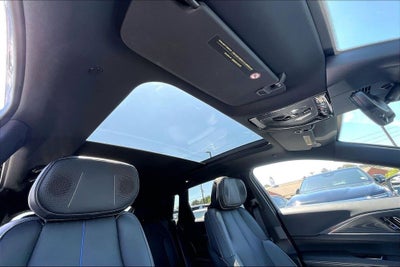 2024 Cadillac LYRIQ Luxury 3