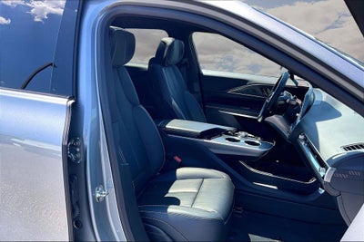 2024 Cadillac LYRIQ Luxury 3