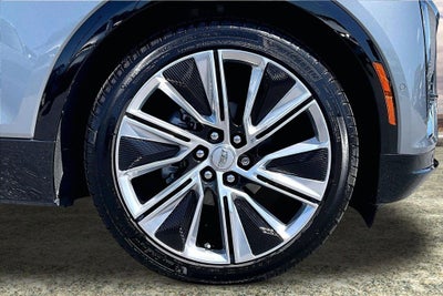 2024 Cadillac LYRIQ Luxury 3