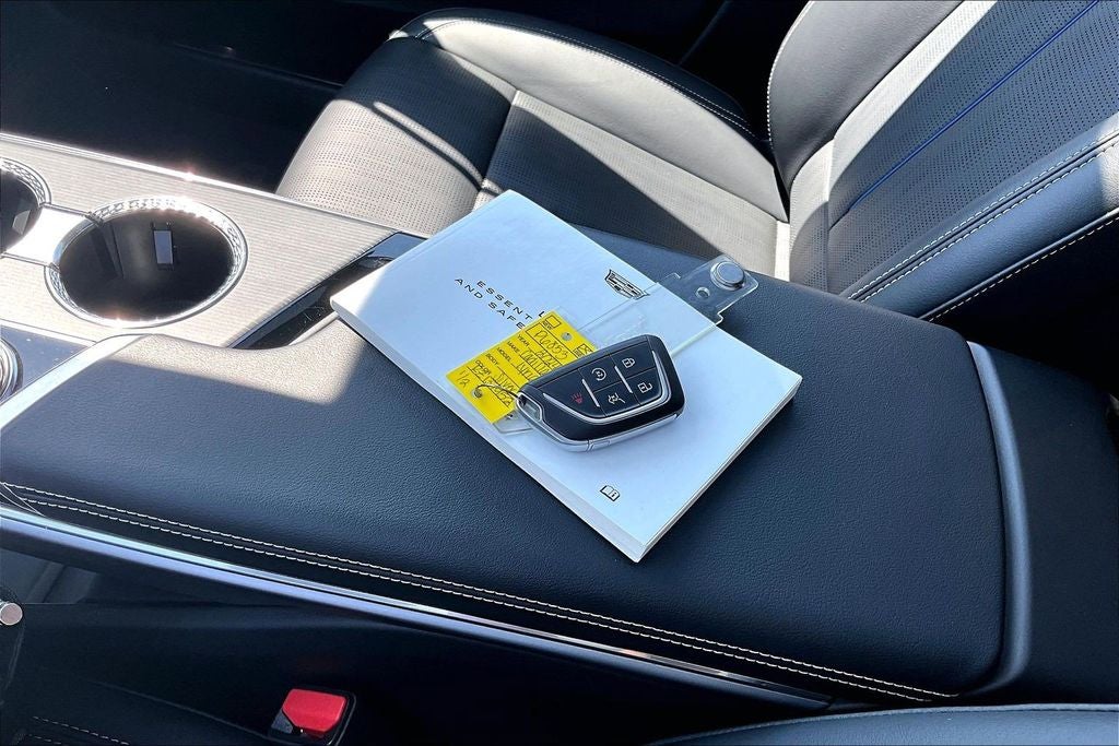 2024 Cadillac LYRIQ Luxury 3