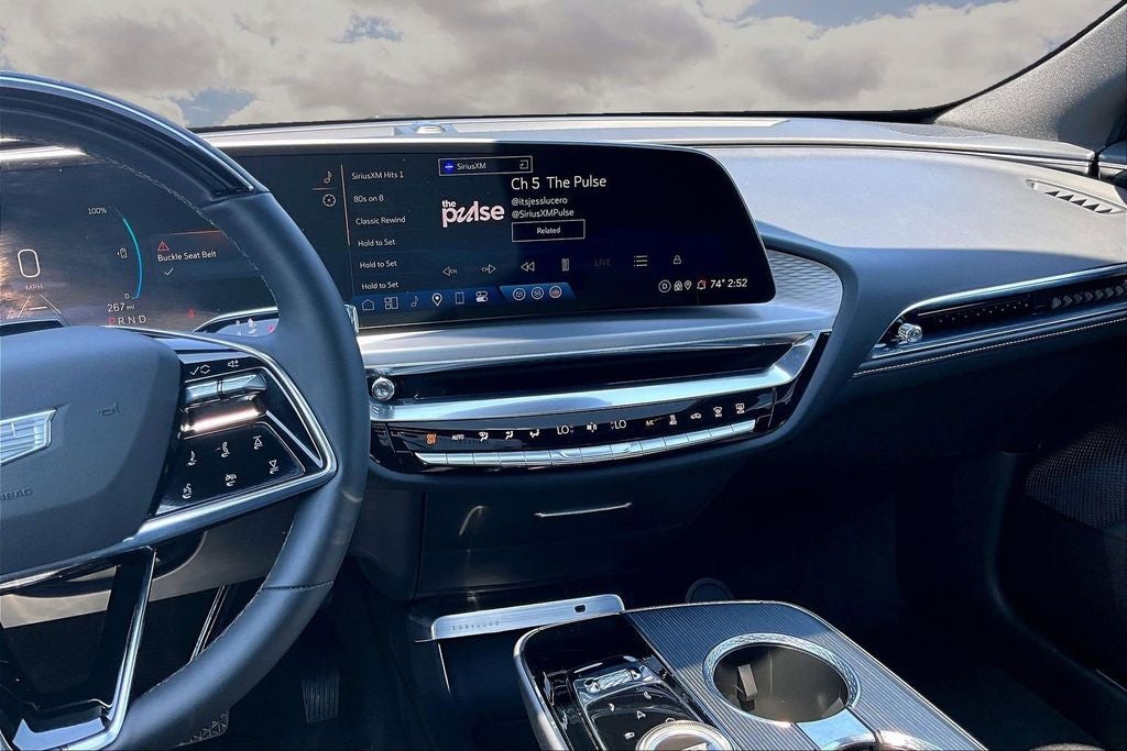 2024 Cadillac LYRIQ Luxury 3