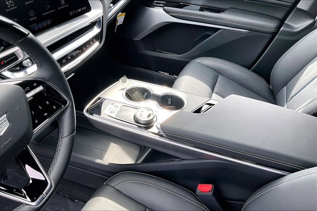 2024 Cadillac LYRIQ Luxury 3