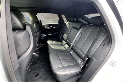 2024 Cadillac LYRIQ Luxury 3