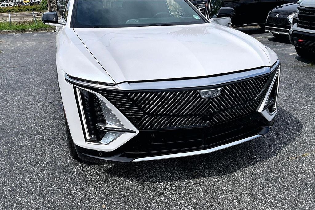 2024 Cadillac LYRIQ Luxury 3