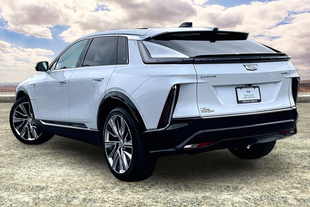 2024 Cadillac LYRIQ Luxury 3