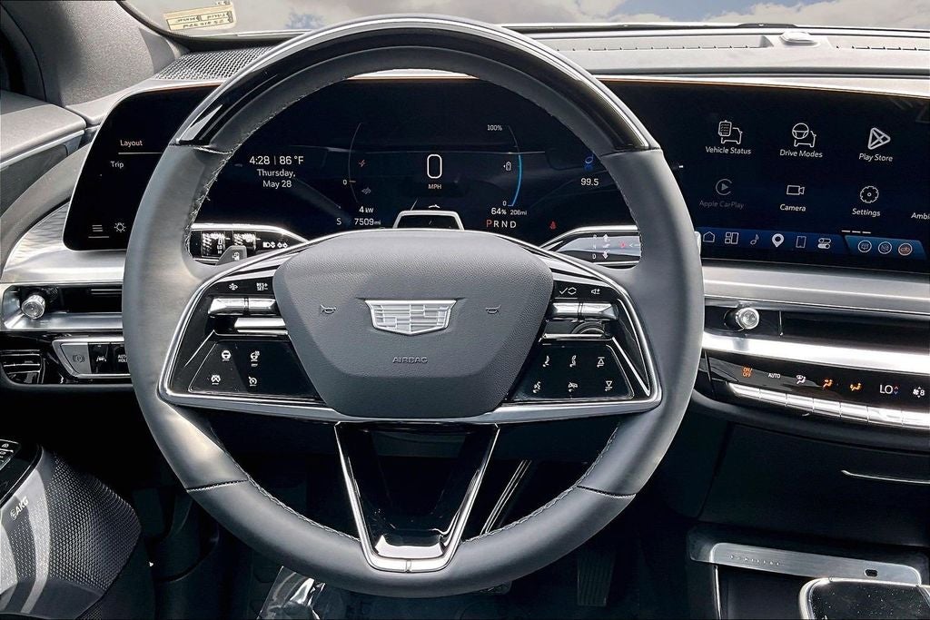 2024 Cadillac LYRIQ Luxury 3