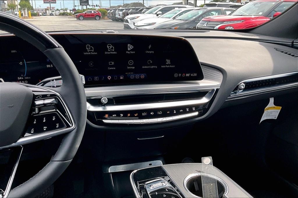 2024 Cadillac LYRIQ Luxury 3