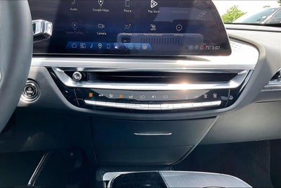 2024 Cadillac LYRIQ Luxury 3