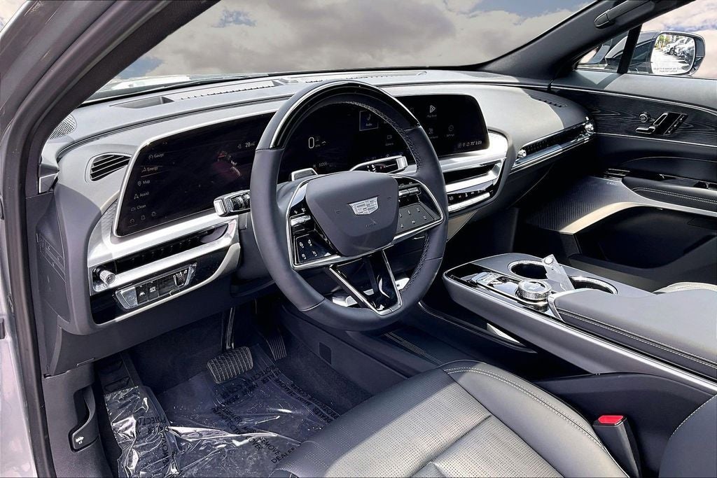 2024 Cadillac LYRIQ Luxury 3
