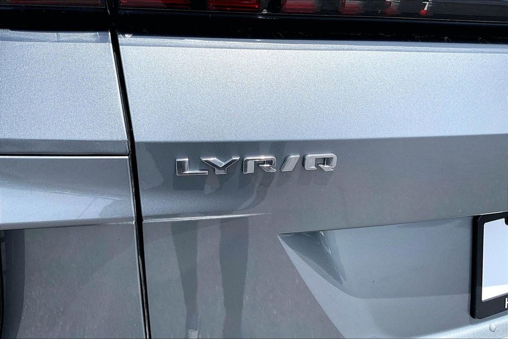 2024 Cadillac LYRIQ Luxury 3