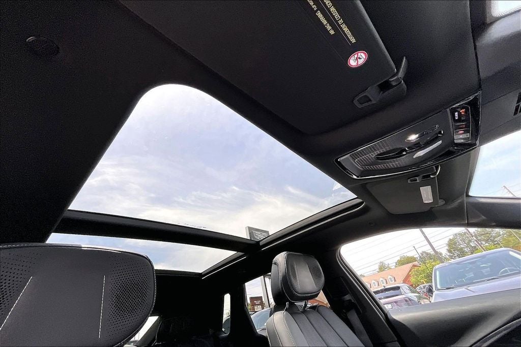 2024 Cadillac LYRIQ Luxury 3