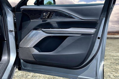 2024 Cadillac LYRIQ Luxury 3