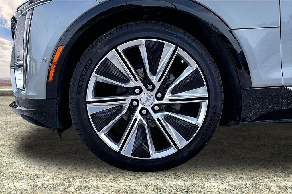 2024 Cadillac LYRIQ Luxury 3