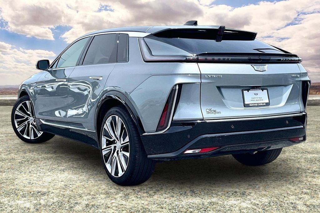 2024 Cadillac LYRIQ Luxury 3