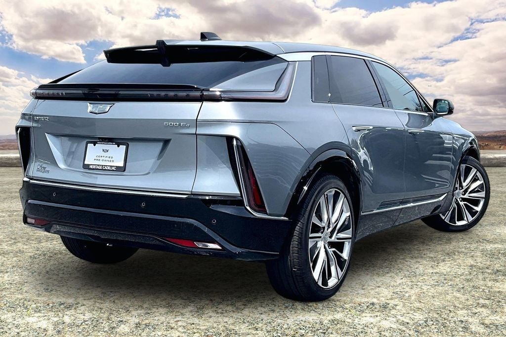 2024 Cadillac LYRIQ Luxury 3