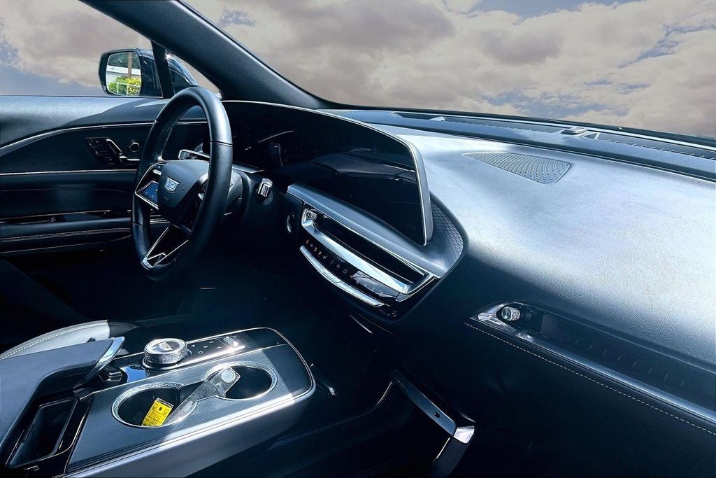 2024 Cadillac LYRIQ Sport