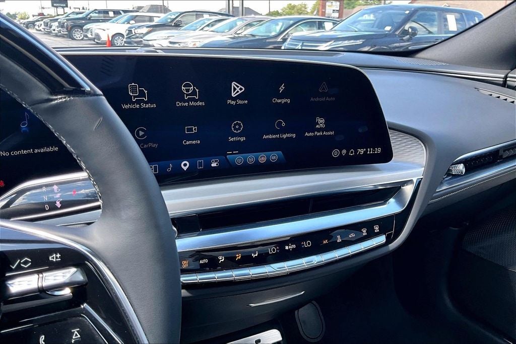 2025 Cadillac LYRIQ Luxury 3
