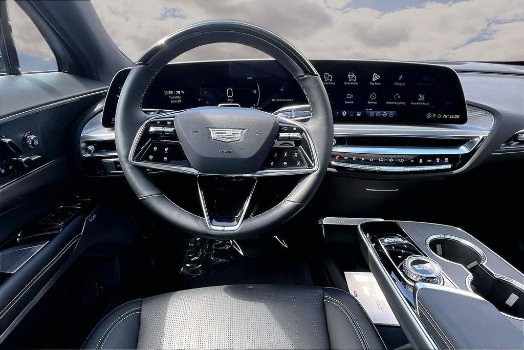 2025 Cadillac LYRIQ Luxury 3