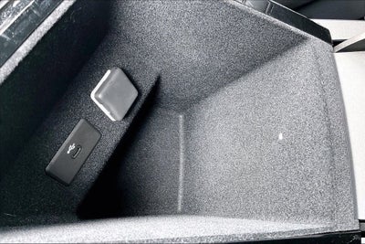 2025 Cadillac LYRIQ Luxury 3