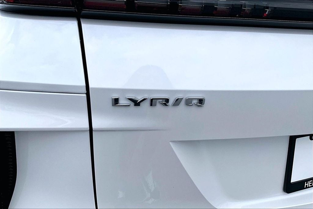 2025 Cadillac LYRIQ Luxury 3