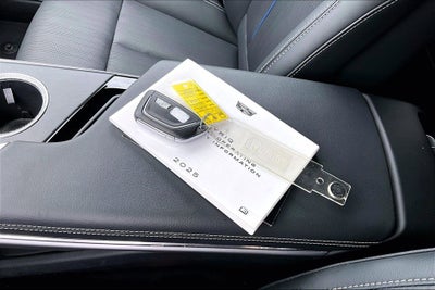 2025 Cadillac LYRIQ Luxury 3