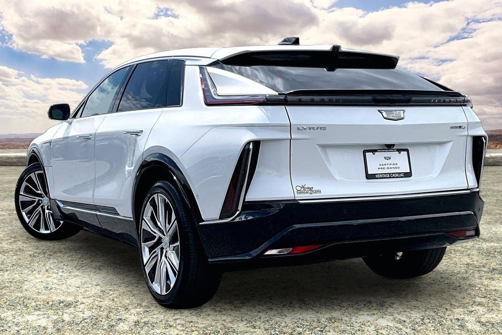 2025 Cadillac LYRIQ Luxury 3
