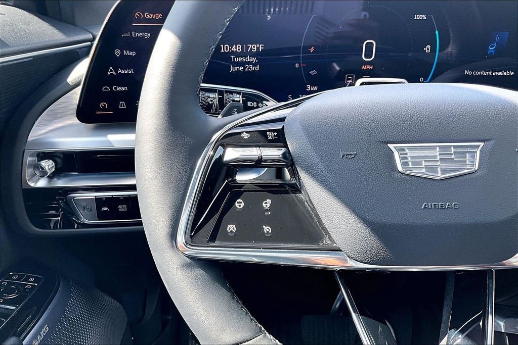 2025 Cadillac LYRIQ Luxury 3