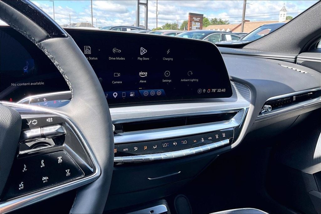 2025 Cadillac LYRIQ Luxury 3