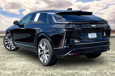 2025 Cadillac LYRIQ Luxury 3