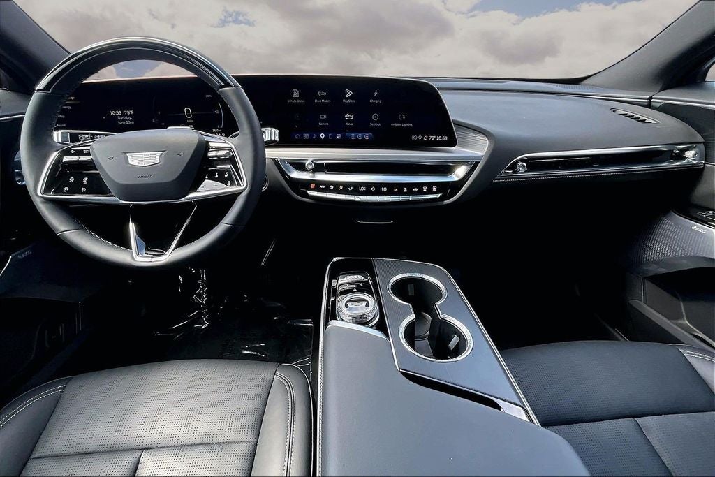 2025 Cadillac LYRIQ Luxury 3