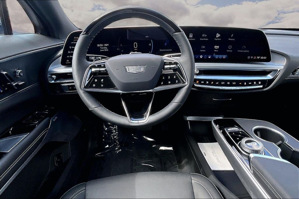 2025 Cadillac LYRIQ Luxury 3