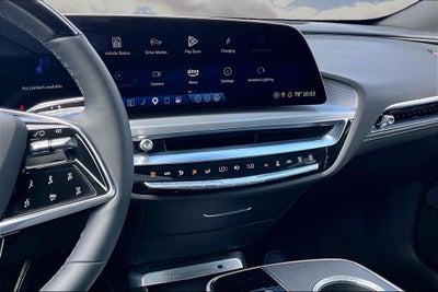 2025 Cadillac LYRIQ Luxury 3