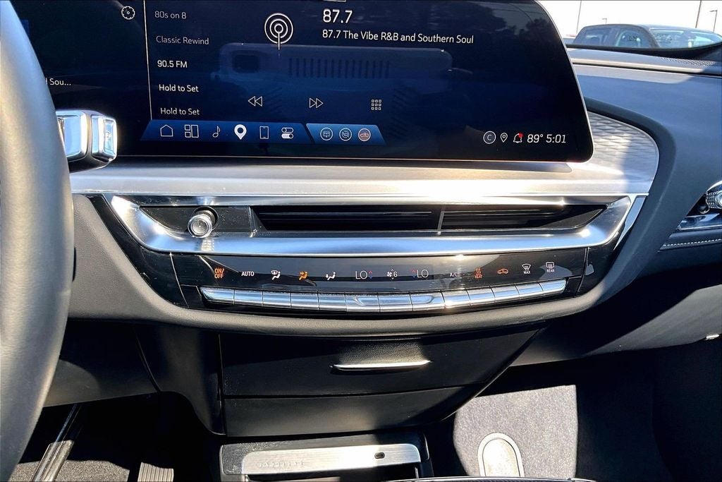 2025 Cadillac LYRIQ Luxury 3