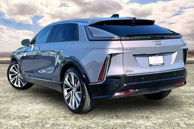2025 Cadillac LYRIQ Luxury 3