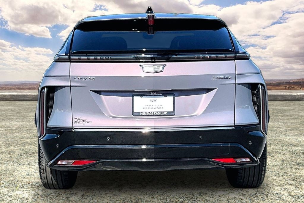 2025 Cadillac LYRIQ Luxury 3