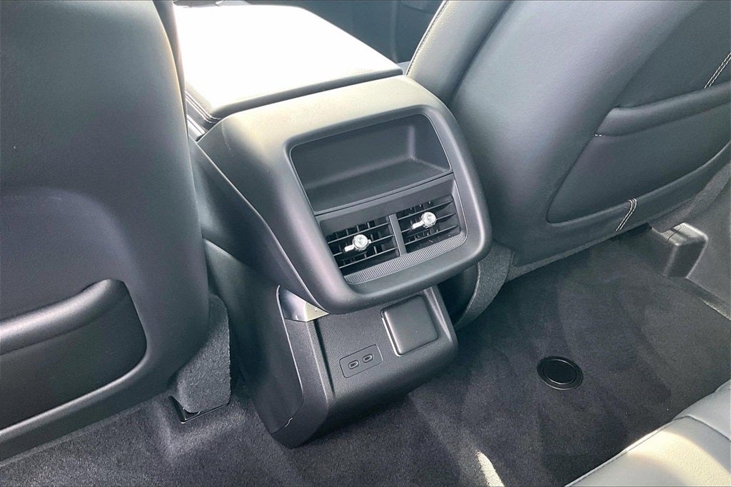 2024 Cadillac LYRIQ Sport 2