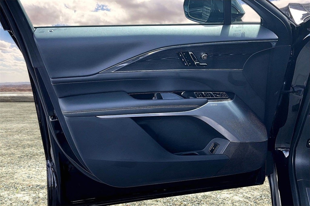 2024 Cadillac LYRIQ Sport 2