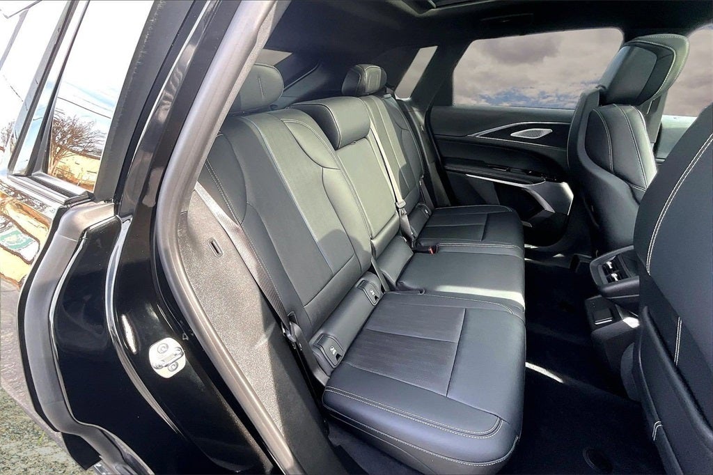 2024 Cadillac LYRIQ Sport 2