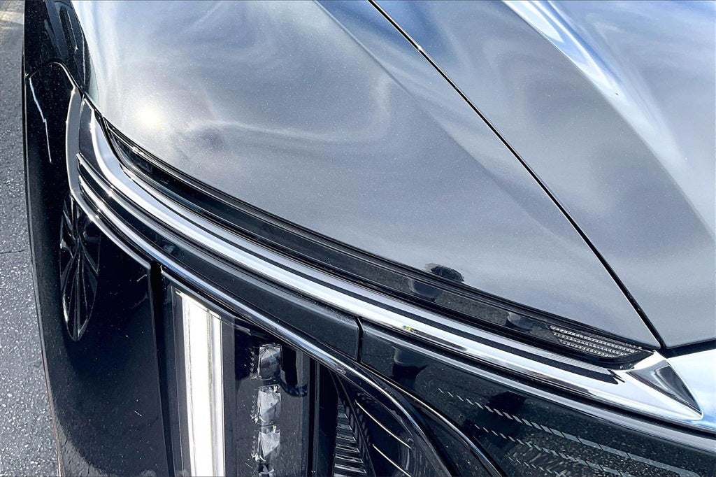 2024 Cadillac LYRIQ Sport 2