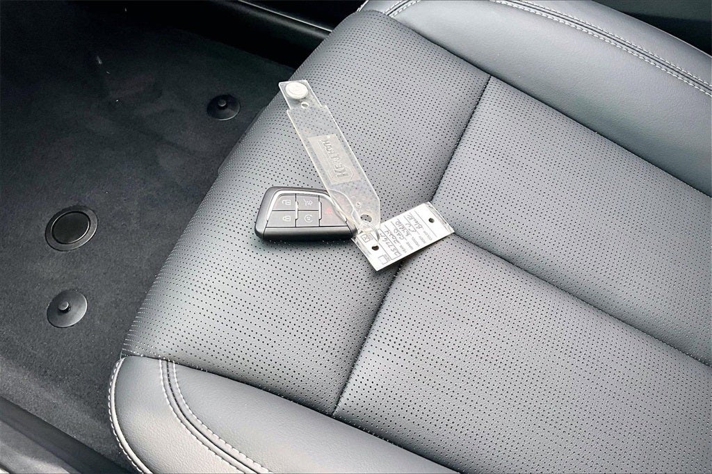 2024 Cadillac LYRIQ Sport 2